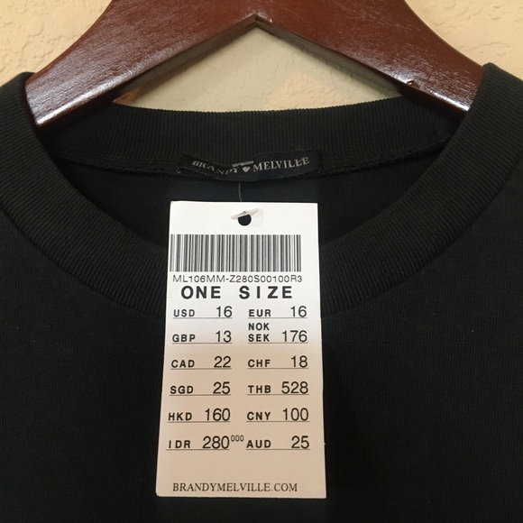 [SOLD] Brandy Melville helen black tee - Picture 2 of 3